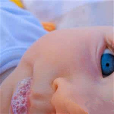 新生兒肺炎吐泡泡 (7) 