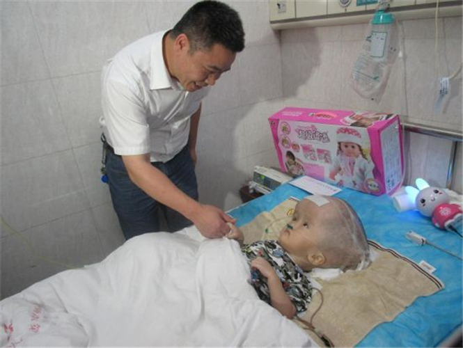 重度腦積水患兒住院