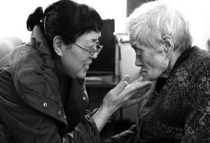 與阿爾茨海默病人交談