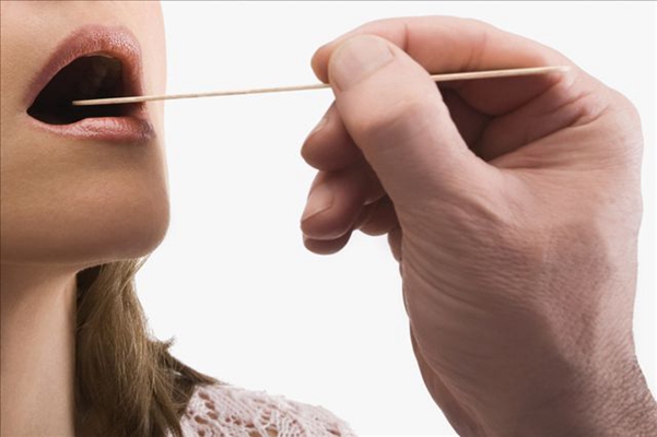 咽喉癌的早期症狀