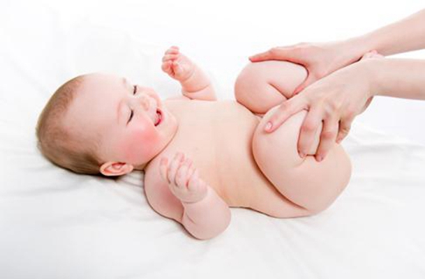 寶寶肚子脹氣按摩圖 (38) 