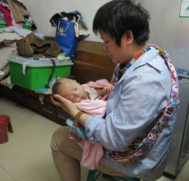 先天性喉喘鳴嬰兒