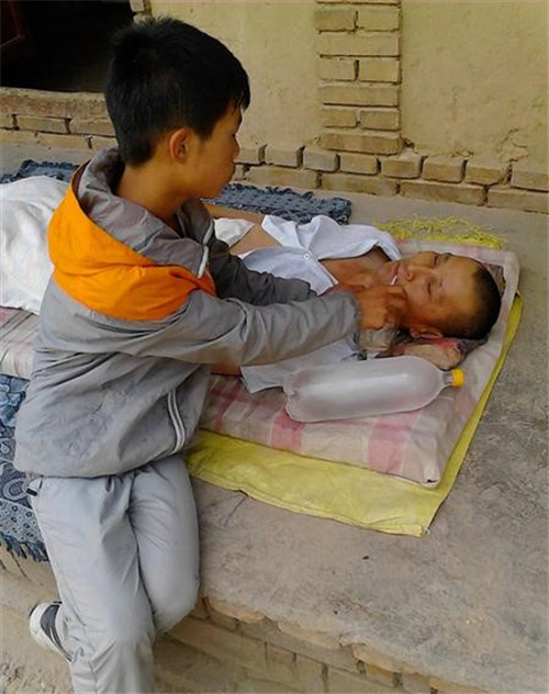 照顧全身癱瘓的父親