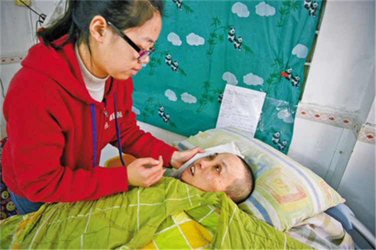 照顧全身癱瘓母親