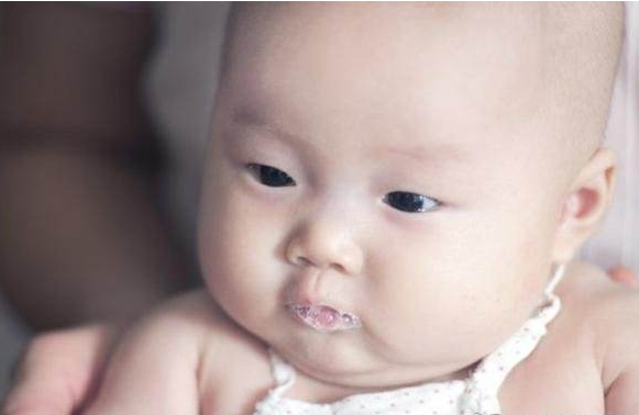 新生兒肺炎吐泡泡 (43) 