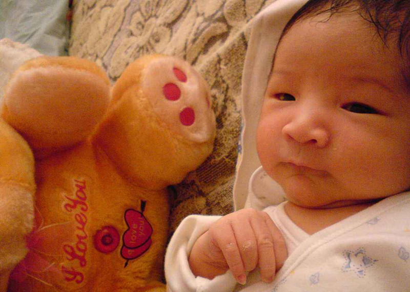 小女孩白色念珠菌感染 