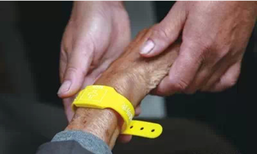 如何照顧阿爾茨海默病人