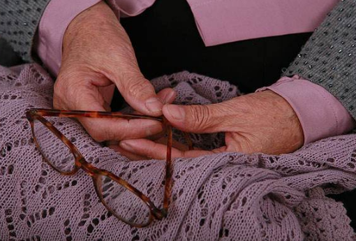 特發性震顫 (64) 