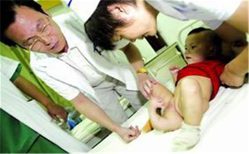 新生兒男性假兩性畸形