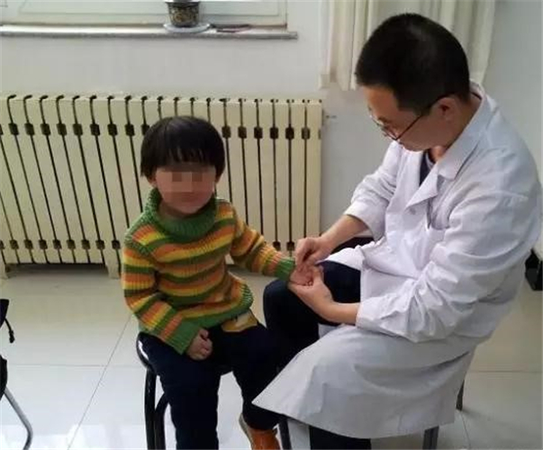 小兒慢性支氣管炎推拿治療