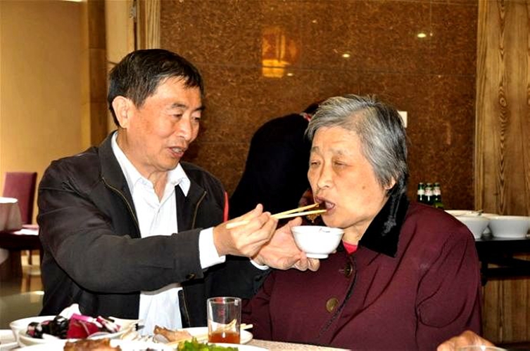 照顧阿爾茨海默病患者