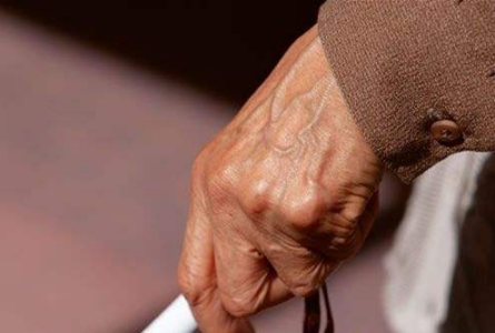 特發性震顫 (59) 