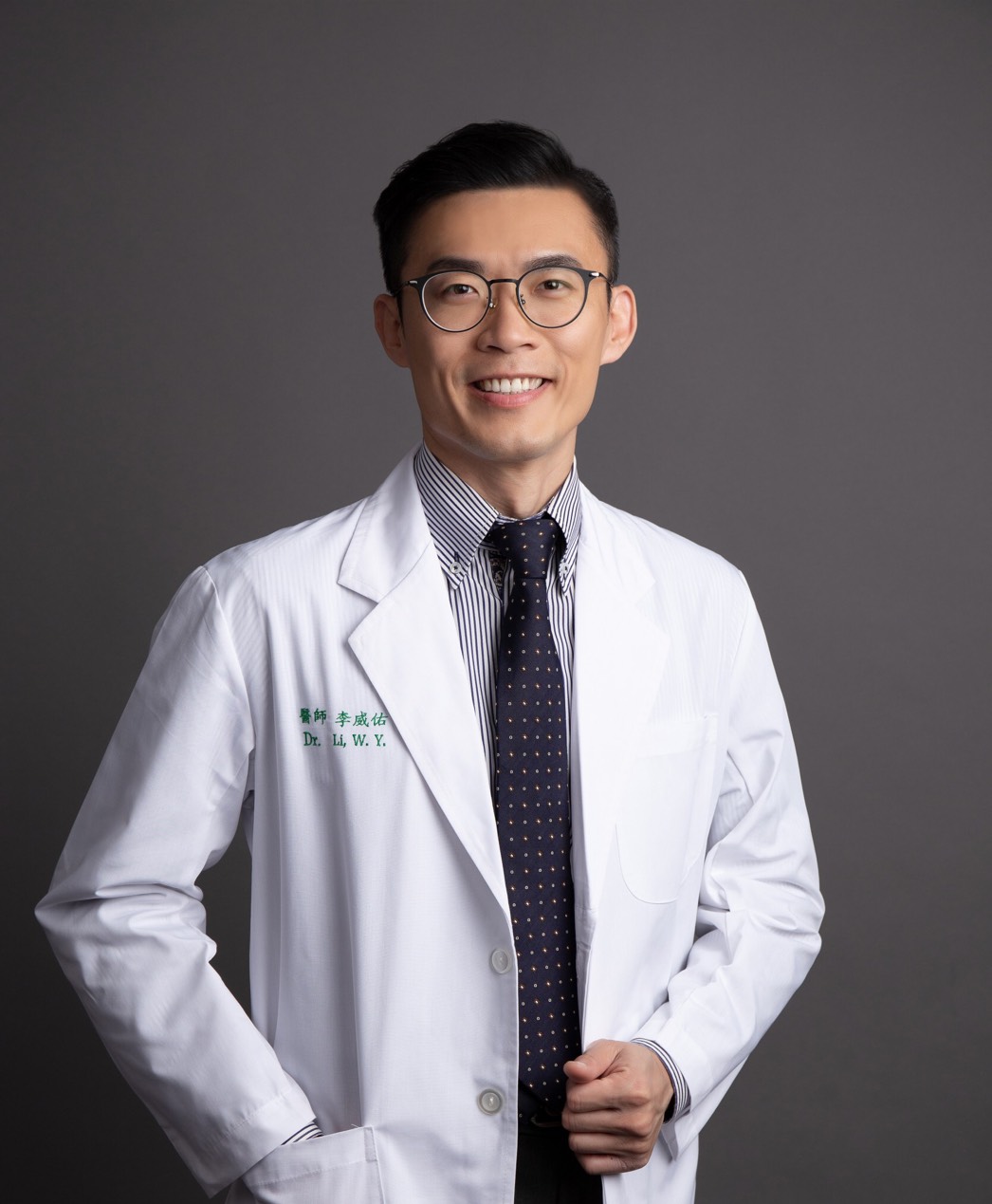 李威佑
